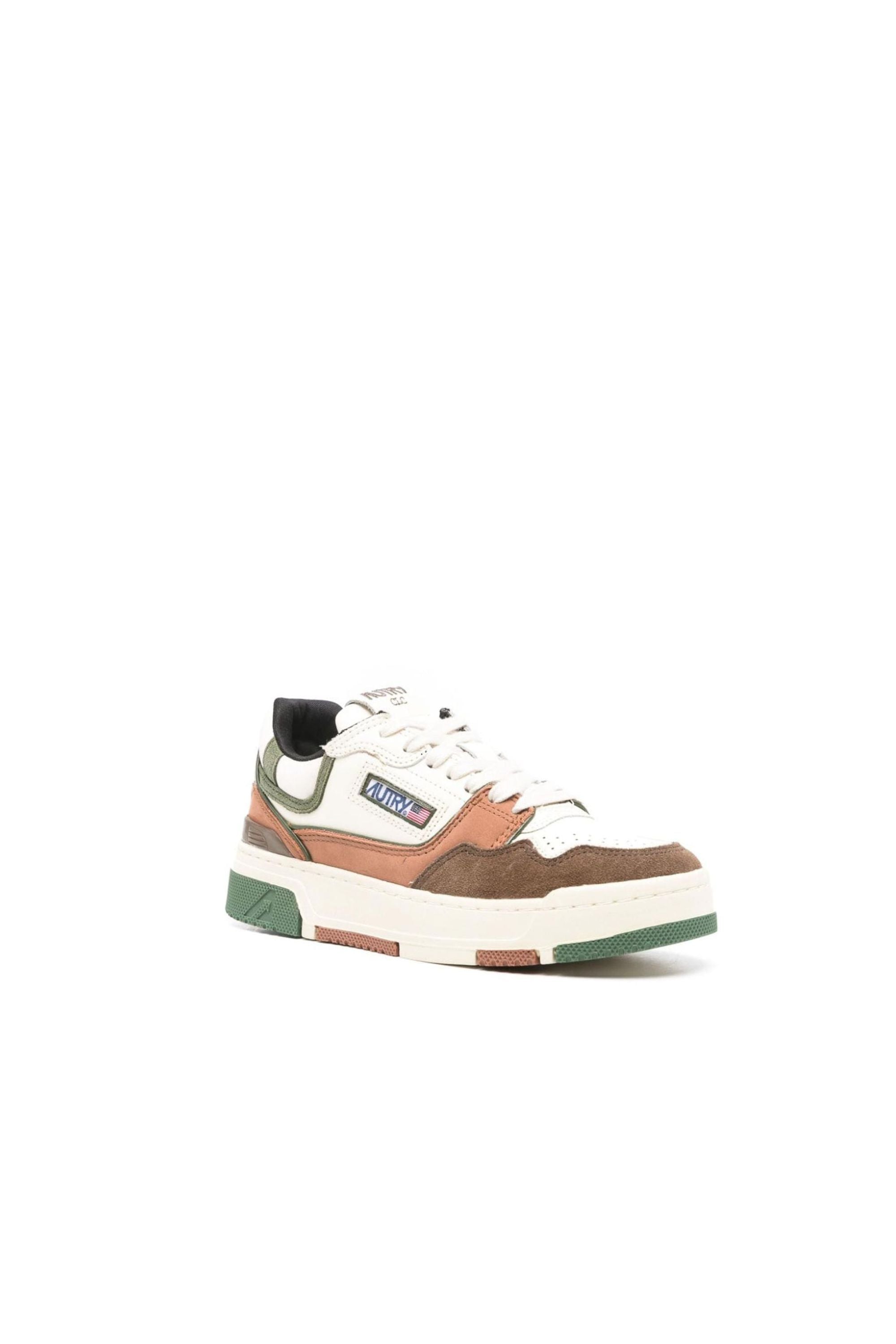 Autry Sneakers in Pelle Medalist vista trequarti