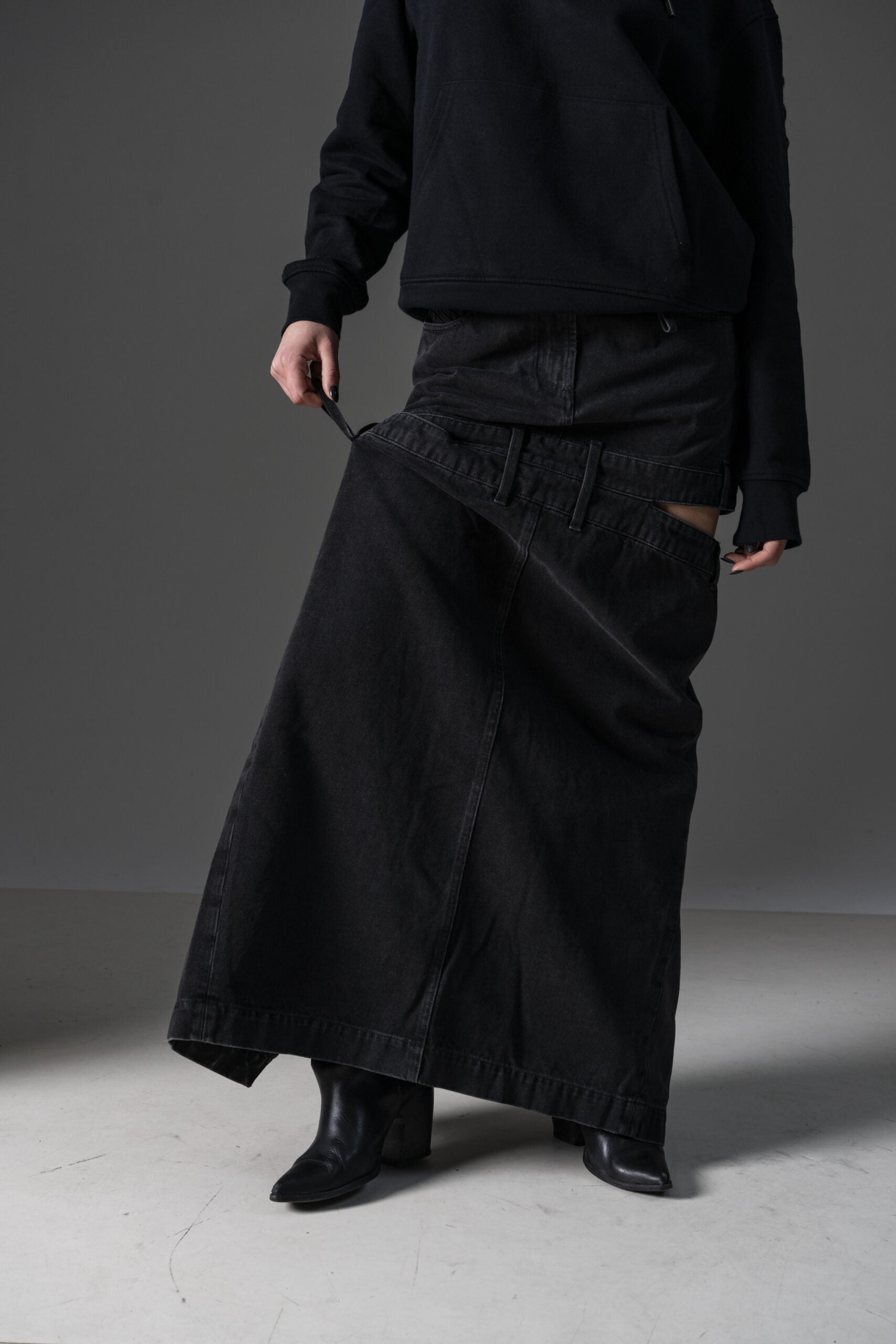 The Attico Gonna Mid in Denim-5