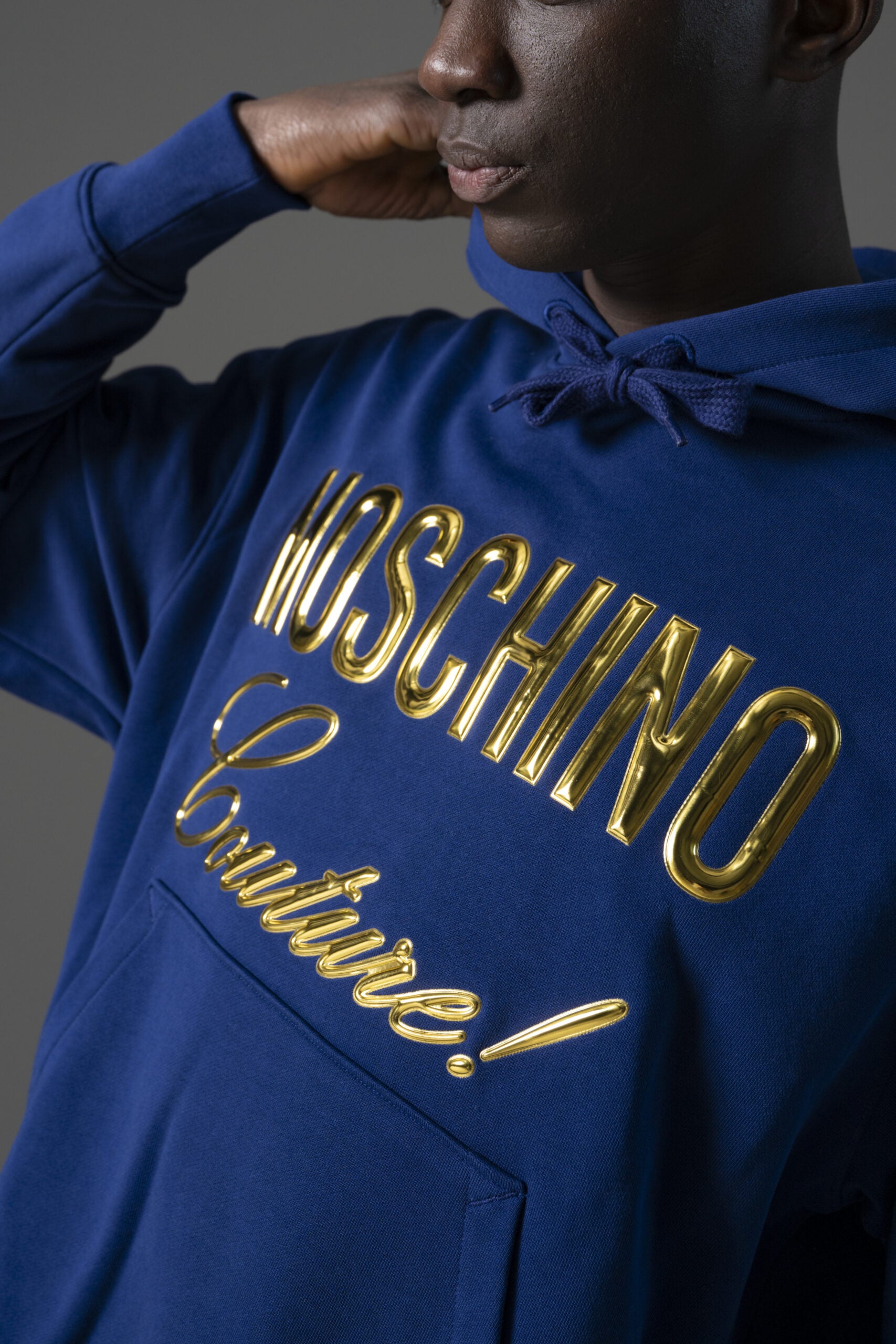 Moschino Hoodie mit metallischem Logo-Print-4