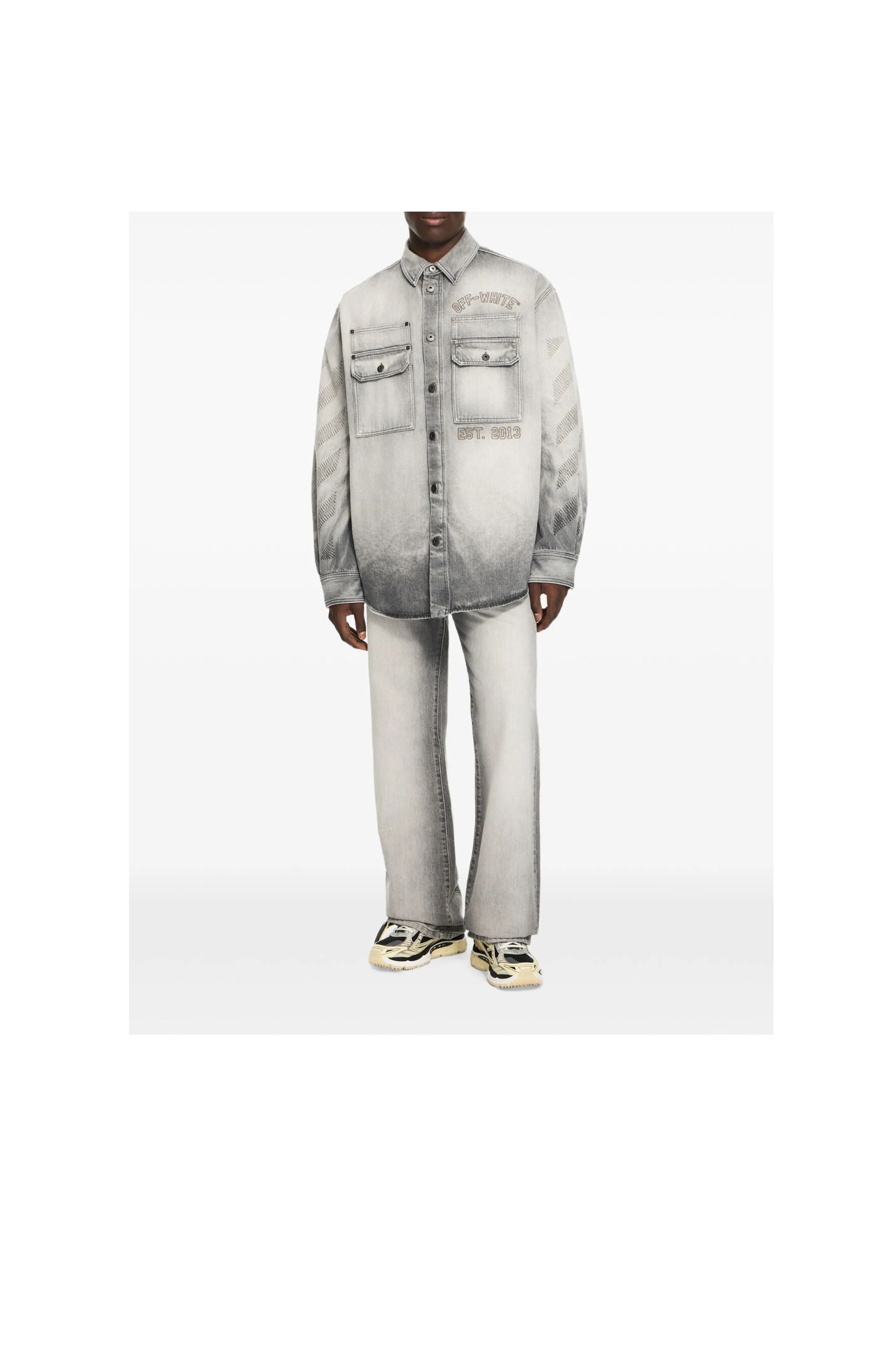 Off White Giacca-Camicia con Ricamo indossato vista frontale