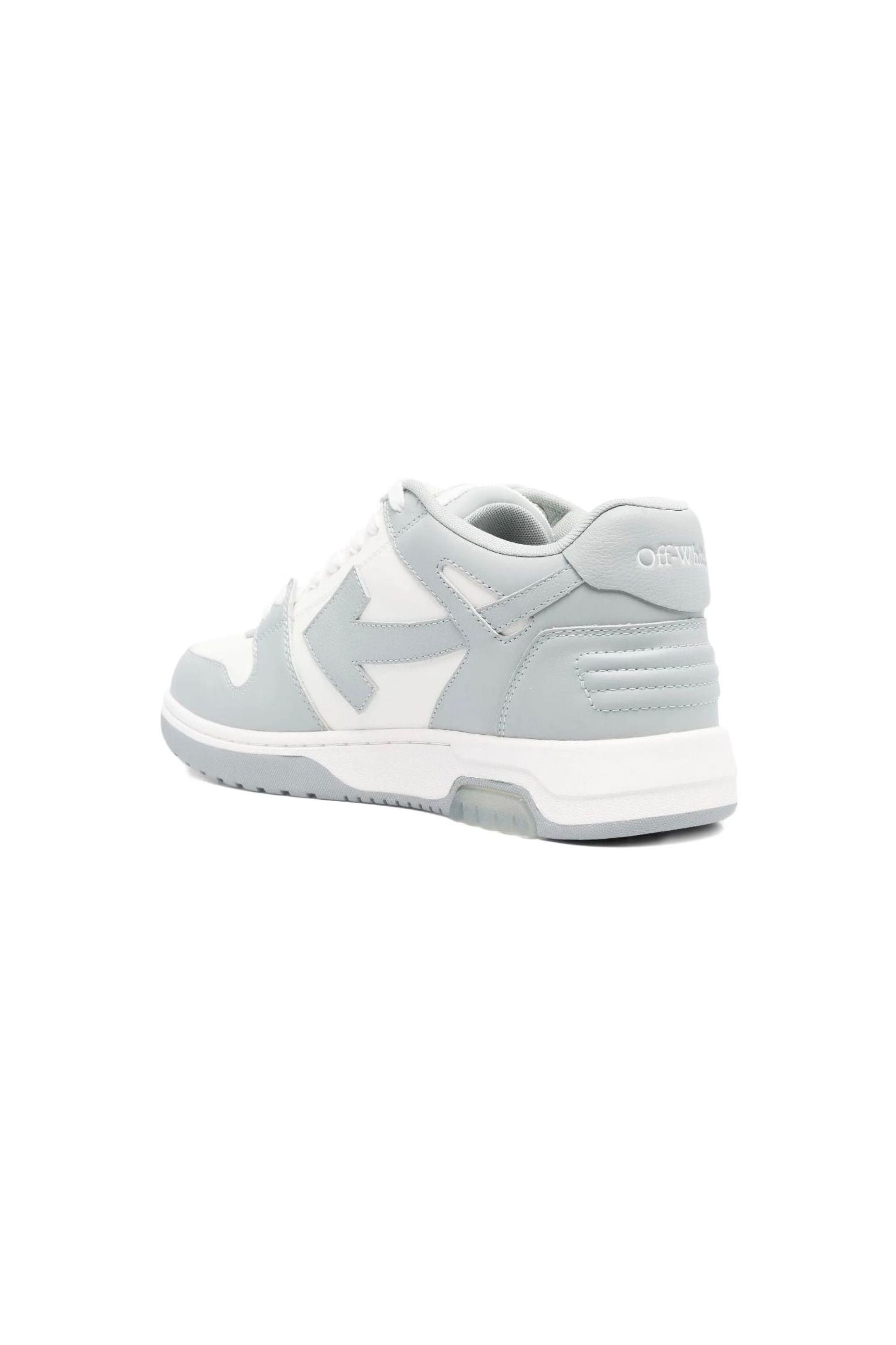 Off White Sneakes Out Of Office in Pelle grigie vista retro
