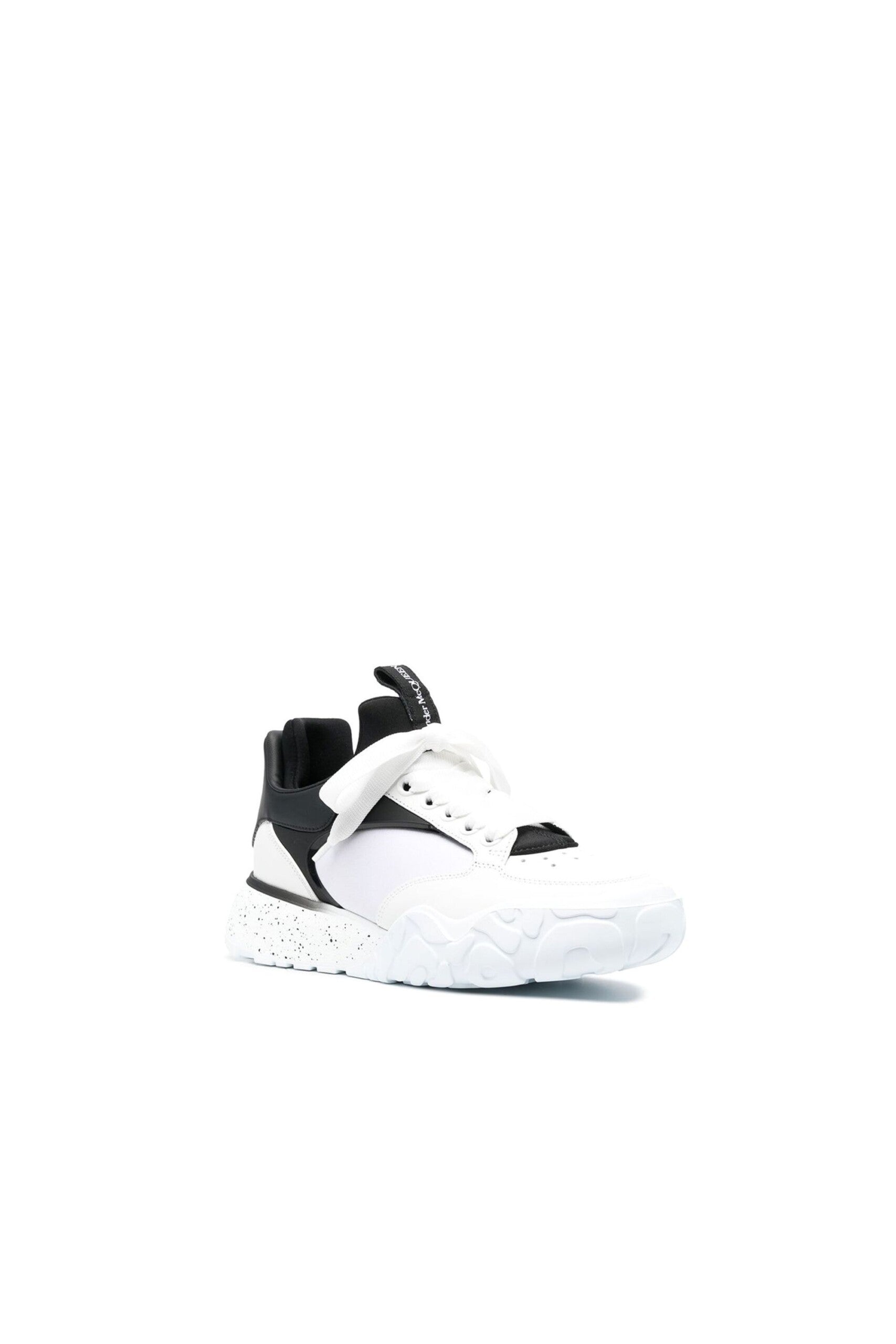 Alexander Mcqueen Sneakers in Pelle vista trequarti