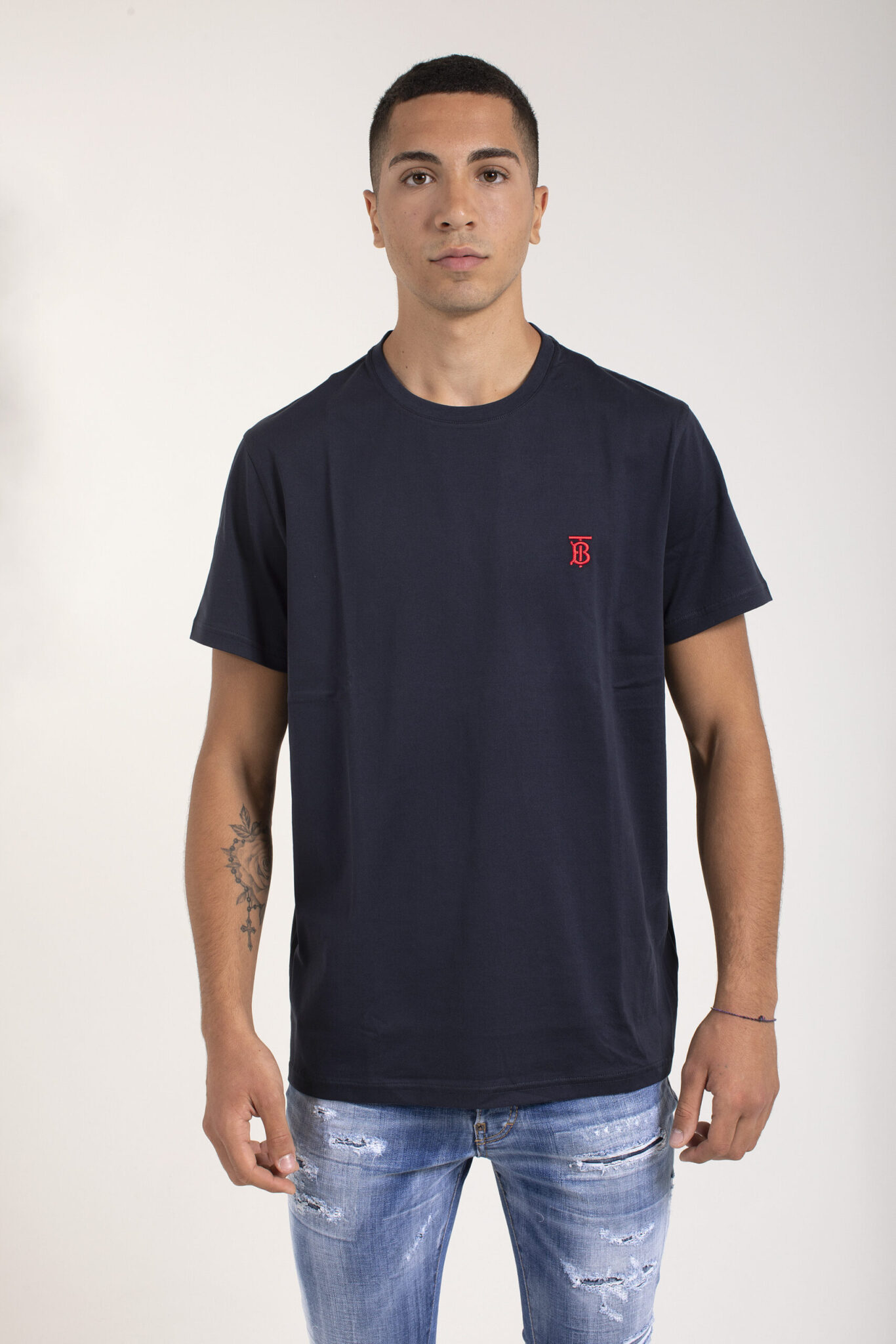 Burberry T Shirt "Parker" Con Logo vista frontale indossato