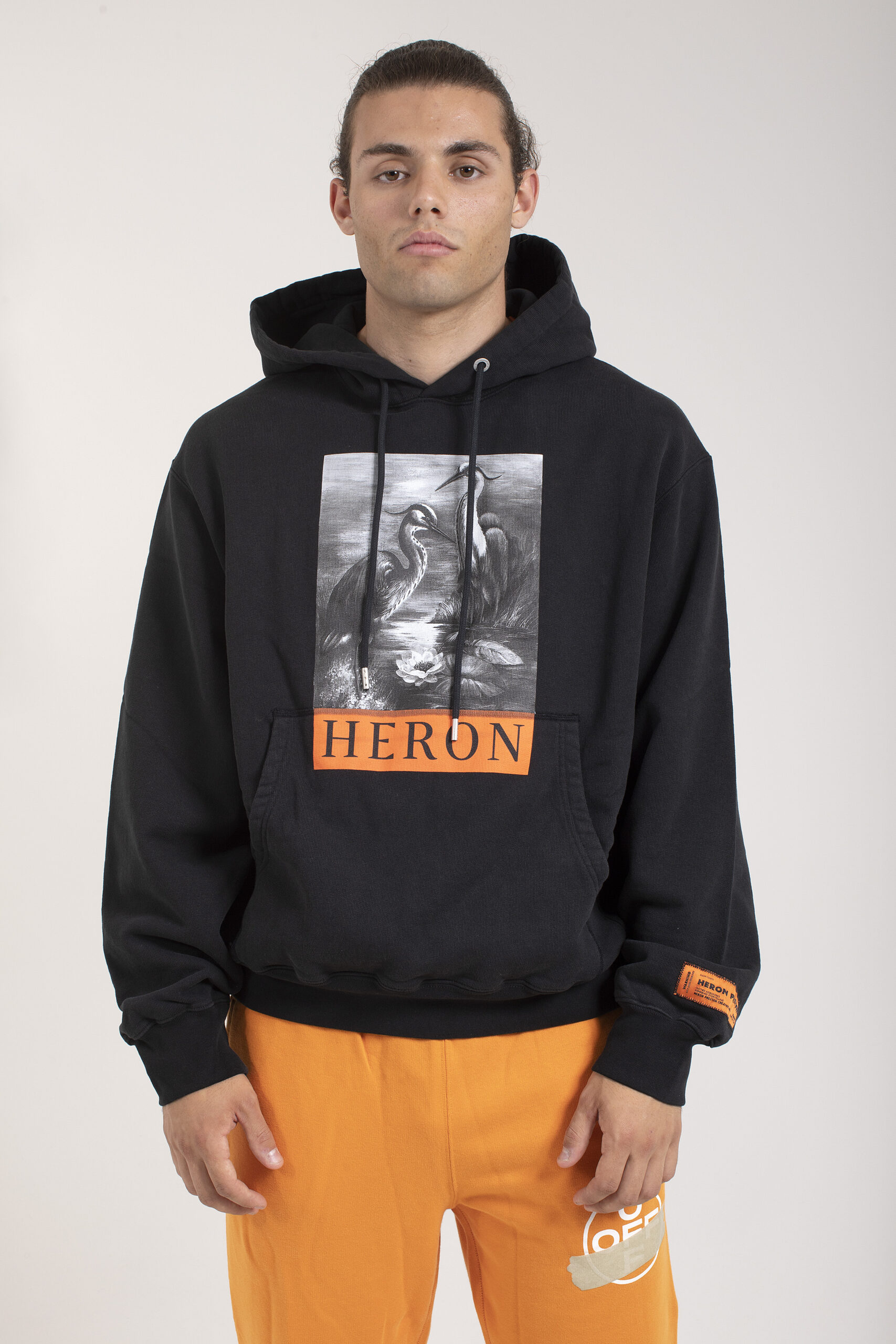 Heron Preston Felpa Con Stampa Grafica vista frontale indossata