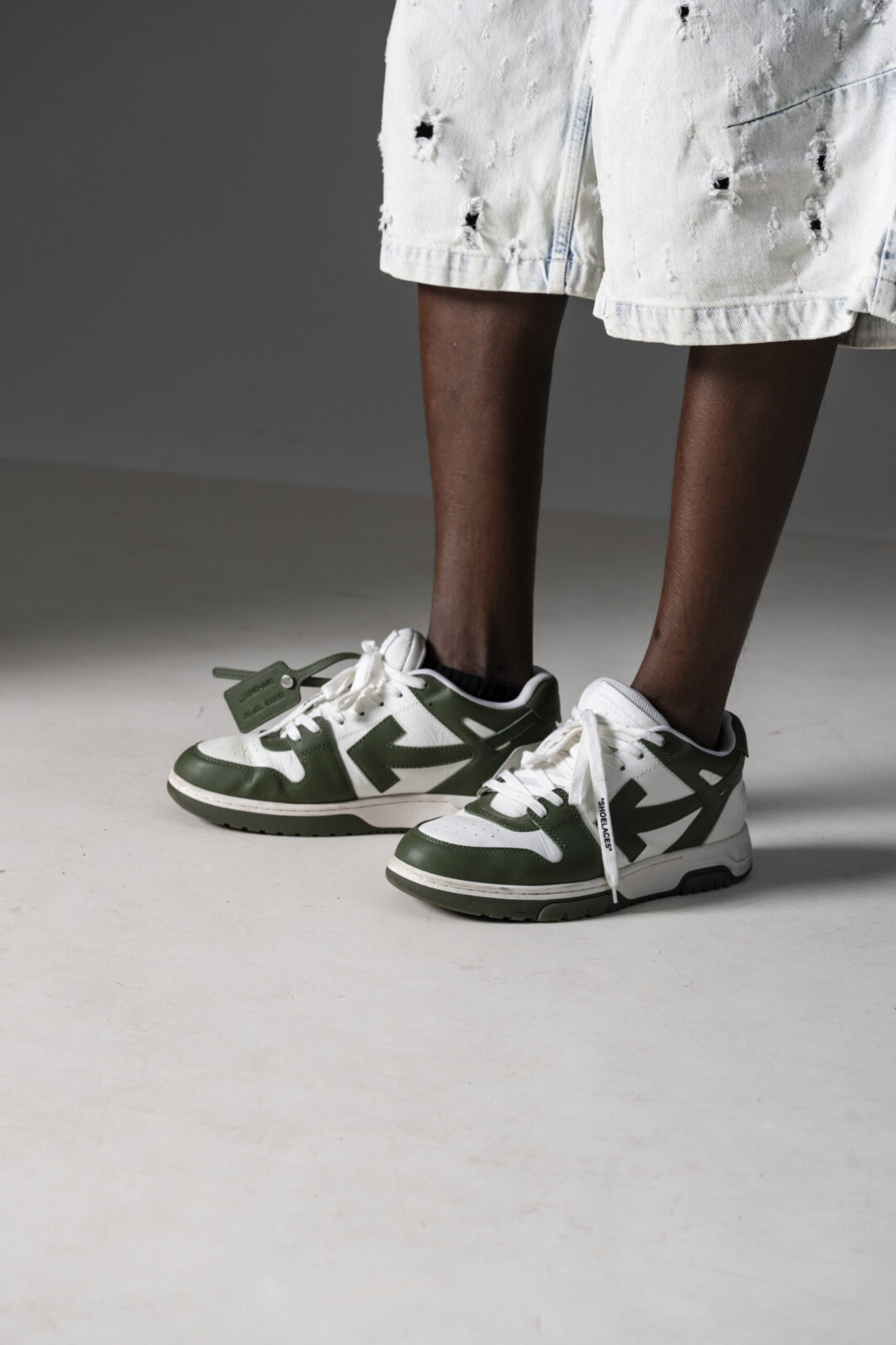 Off White Sneakers Out Of Office In Pelle