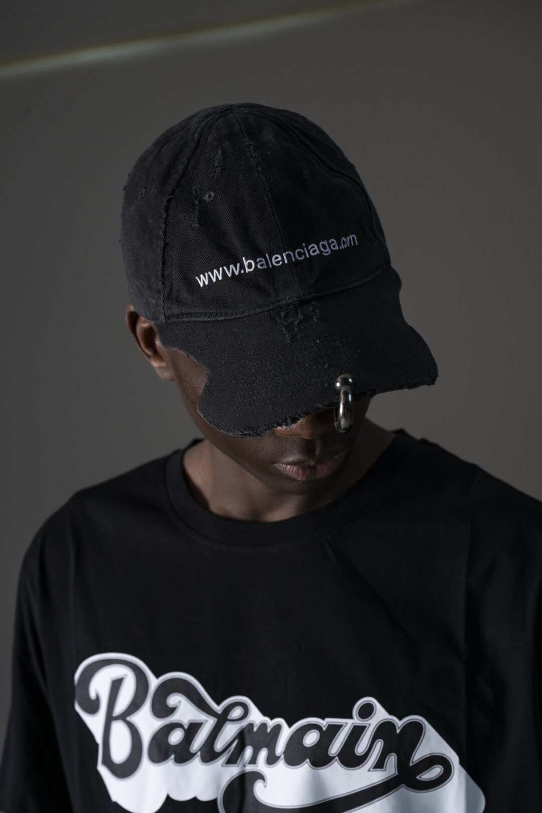 Balenciaga Cappello Con Piercing Nero Delavè - immagine 4