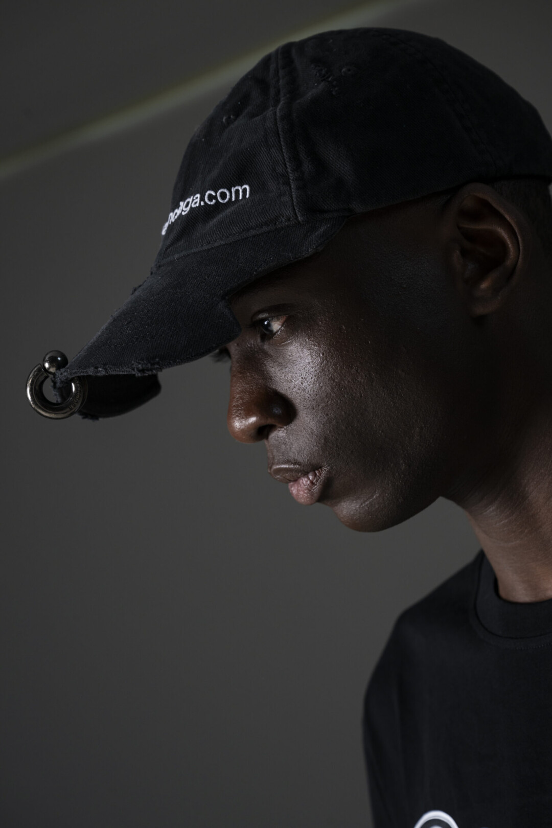 Balenciaga Cappello Con Piercing Nero Delavè - immagine 5
